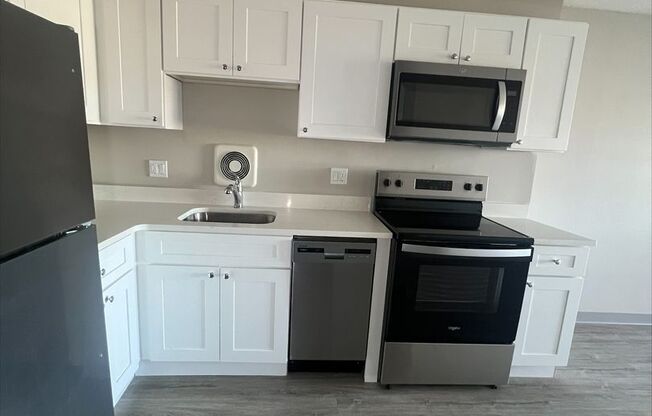 1 bed, 1 bath, 684 sqft, $1,900, Unit 623