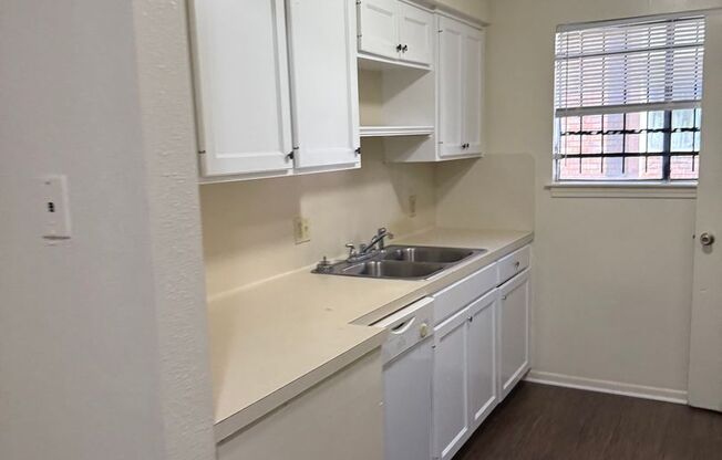 2 beds, 1.5 baths, 1,100 sqft, $900, Unit 1855-C
