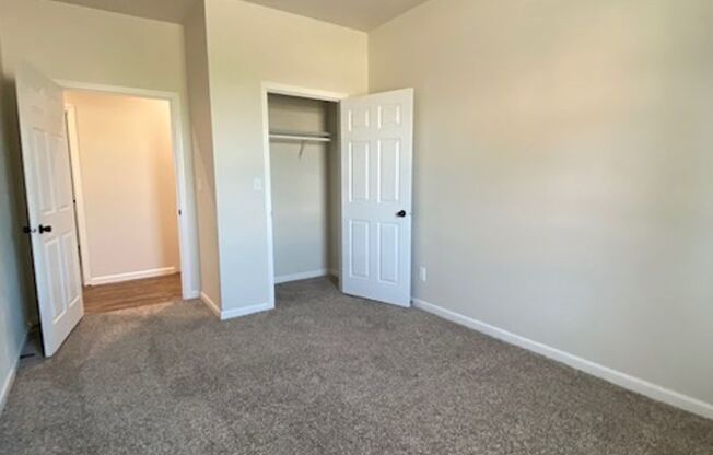 4 beds, 1 bath, 1,325 sqft, $1,295