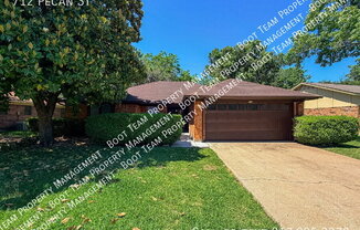 712 PECAN ST