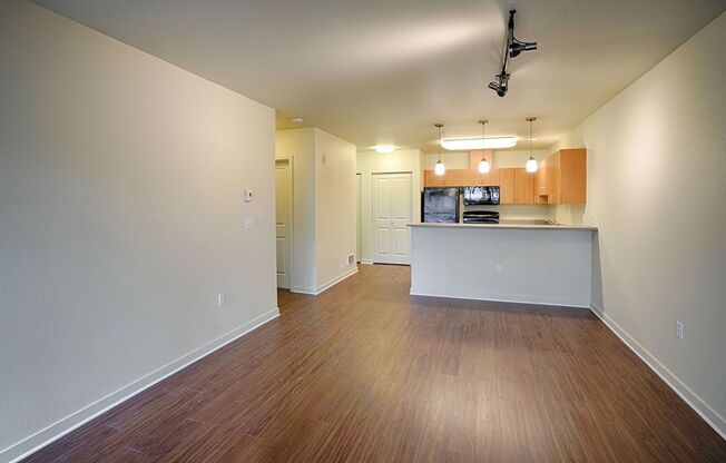 1 bed, 1 bath, 751 sqft, $2,500, Unit 212