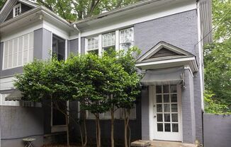 Very Spacious 2/2 Unit in the Heart of Midtown and Walking Distance to Piedmont Park!