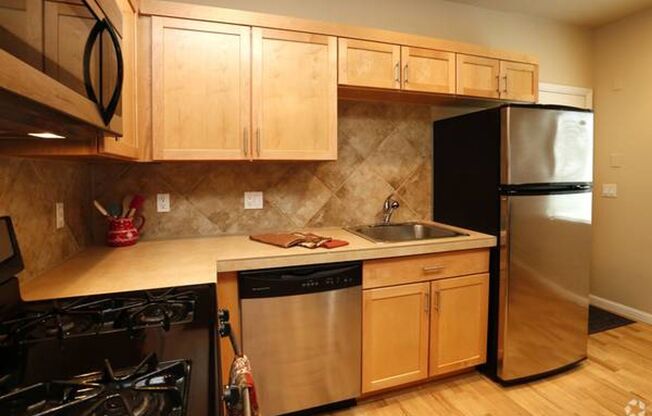 #144 TABOR POINTE APARTMENTS