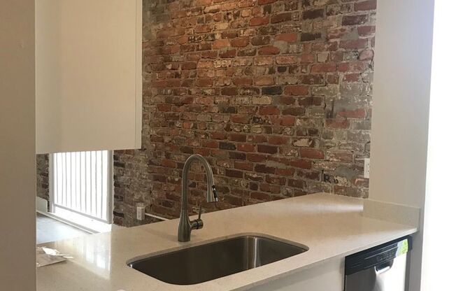 3 beds, 2 baths, 1,100 sqft, $3,200, Unit 300
