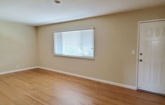 2 beds, 1 bath, $2,495, Unit 4