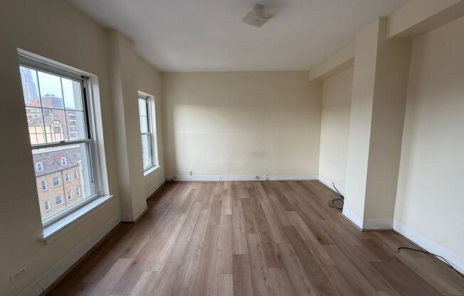 2 beds, 2 baths, 1,772 sqft, $2,200, Unit Old King Edward 61