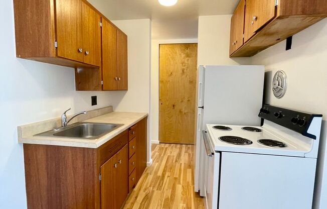 Studio, 1 bath, 464 sqft, $1,350