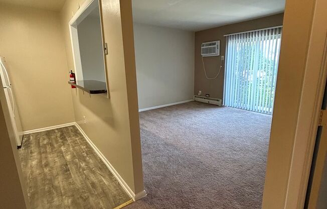 1 bed, 1 bath, 550 sqft, $1,250, Unit B307