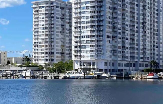 18081 BISCAYNE BLVD
