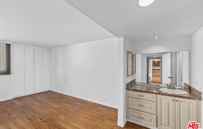 2 beds, 2 baths, 1,071 sqft, $4,100, Unit 801