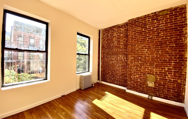 2 beds, 1 bath, $4,295, Unit 4W