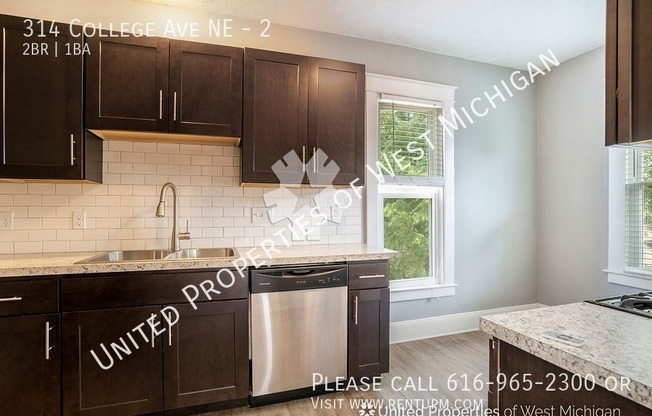 314 COLLEGE AVE NE