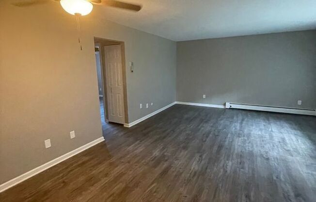 2 beds, 1 bath, 900 sqft, $1,195