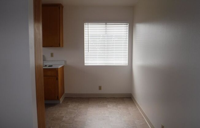 2 beds, 2 baths, $2,500, Unit 8