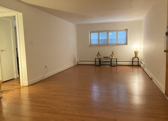 15 COMMONWEALTH CT