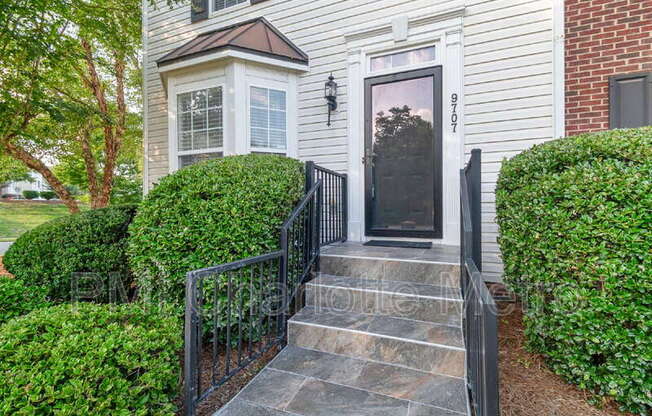 9707 MALLARD GLN DR