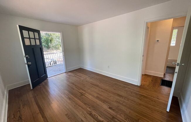 Updated 2 bedroom 1 bath duplex