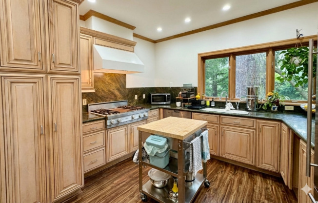 14520 FREEMONT AVE N