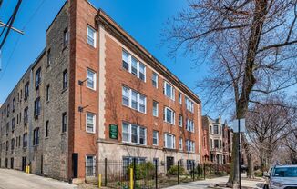 738 W Briar LLC