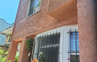 1943 ESTRELLA AVE