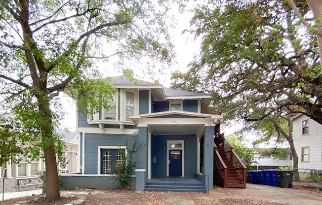 1bed 1bath in Historic home close to The PEARL