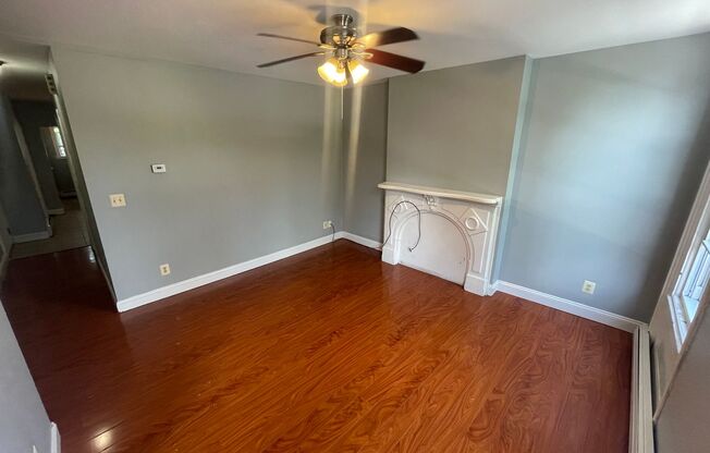 1 bed, 1 bath, $1,050, Unit Unit 2