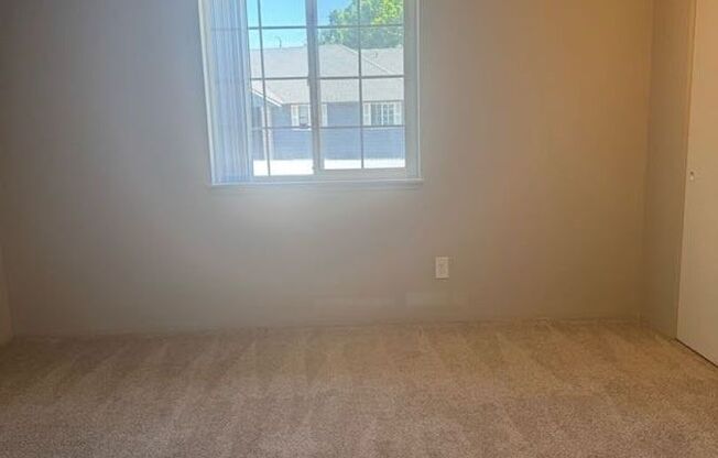 2 beds, 2 baths, 1,070 sqft, $1,675, Unit 12-202