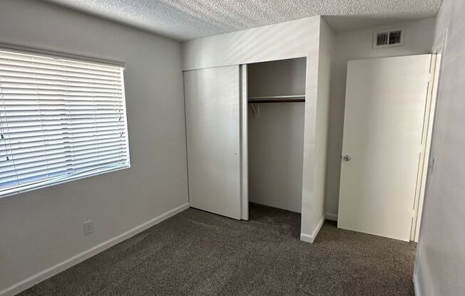 2 beds, 1 bath, 697 sqft, $1,099, Unit 103