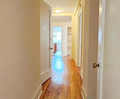 2 beds, 2 baths, 775 sqft, $1,975, Unit 210