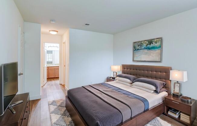 2 beds, 2 baths, 990 sqft, $2,698
