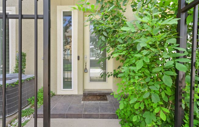 Luxury & Location: Spacious Home Minutes from Houston Hotspots