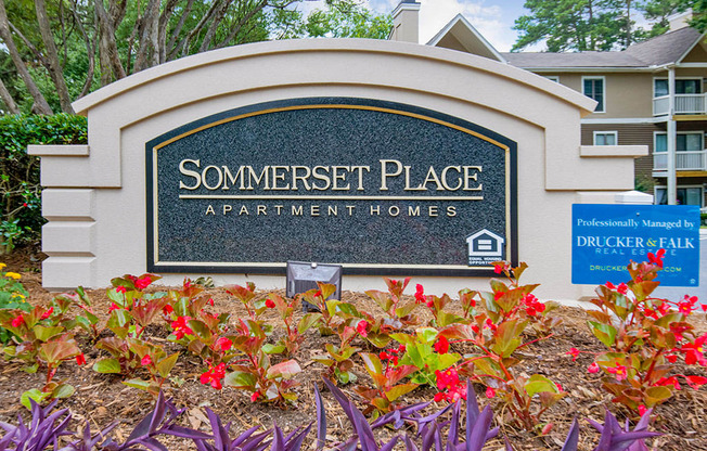 Sommerset-Place-Sign