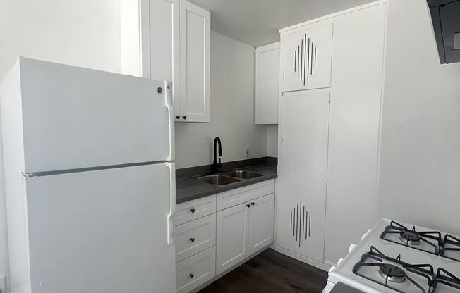 1 bed, 1 bath, $2,050