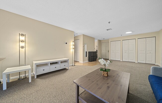 1 bed, 1 bath, 826 sqft, $2,500, Unit 708
