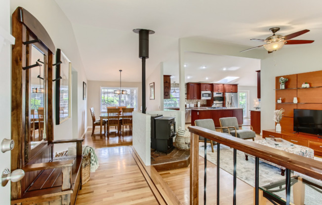 9424 SW SILETZ DR