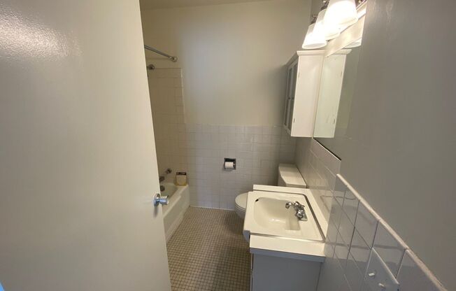 1 bed, 1 bath, 740 sqft, $1,025, Unit 304