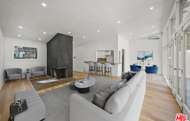 1806 BENEDICT CYN DR