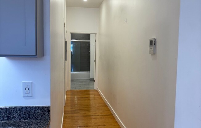 2 beds, 1 bath, 999 sqft, $2,100, Unit 13