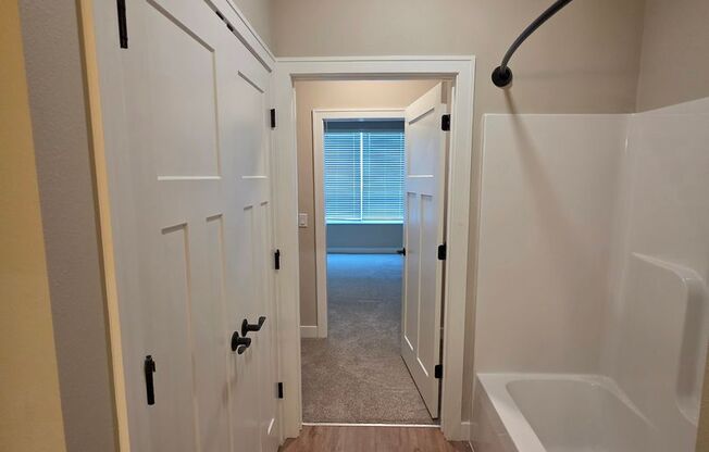 1 bed, 1 bath, 780 sqft, $1,395, Unit 880-309