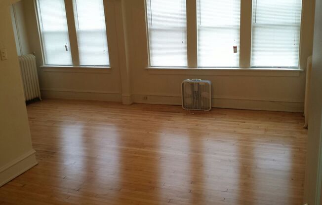 1 bed, 1 bath, 798 sqft, $725, Unit 210