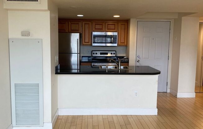 Downtown lifestyle in the heart of everything!