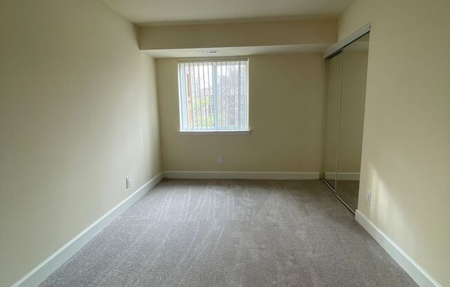 3 beds, 2 baths, 1,152 sqft, $2,370, Unit 14225 #303