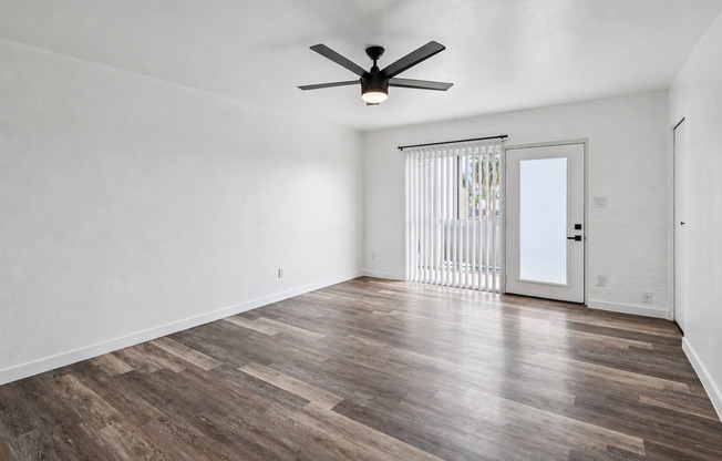2 beds, 2 baths, 890 sqft, $1,489, Unit 122