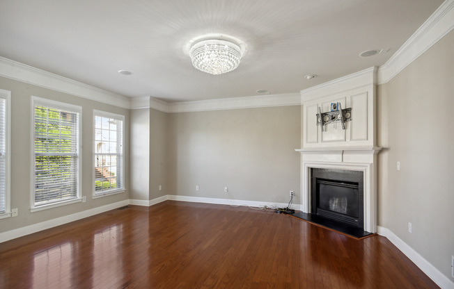 5037 COLCHESTER CT