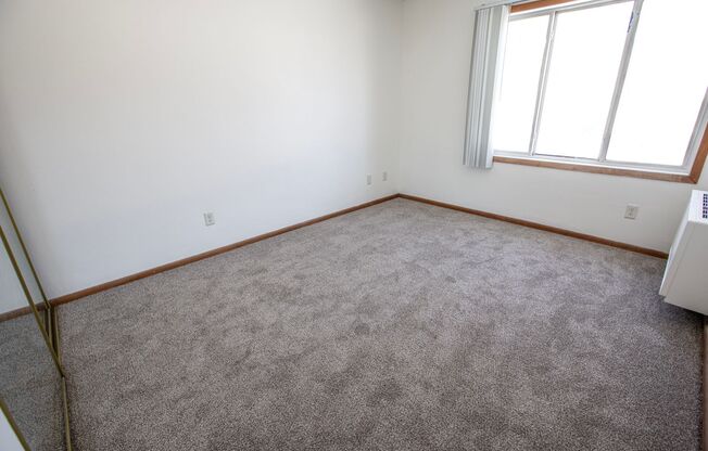 2 beds, 1 bath, 1,070 sqft, $1,670, Unit 1955-120