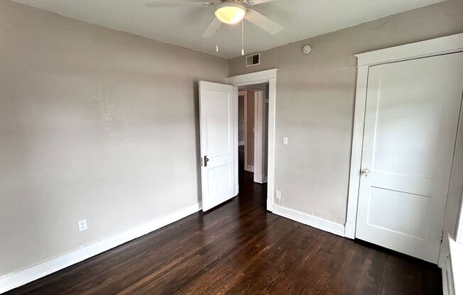 2 beds, 1 bath, $1,095, Unit 3532-1S