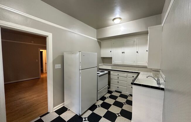 1 bed, 1 bath, $1,395, Unit 107