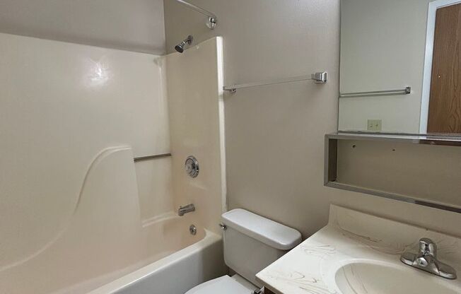 1 bed, 1 bath, 750 sqft, $850, Unit #25