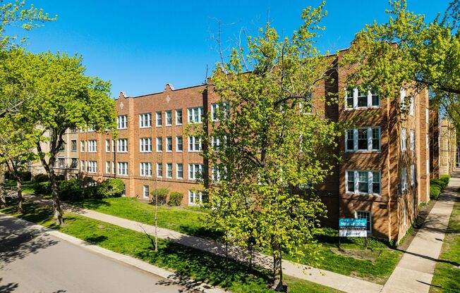 3 beds, 1 bath, 850 sqft, $2,550, Unit 1906-1