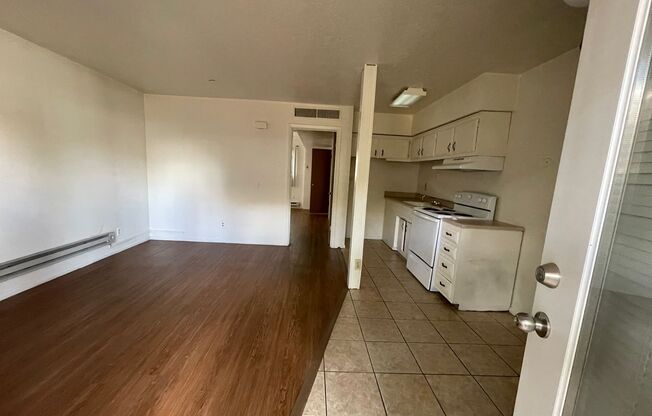 1 bed, 1 bath, 600 sqft, $725, Unit 63